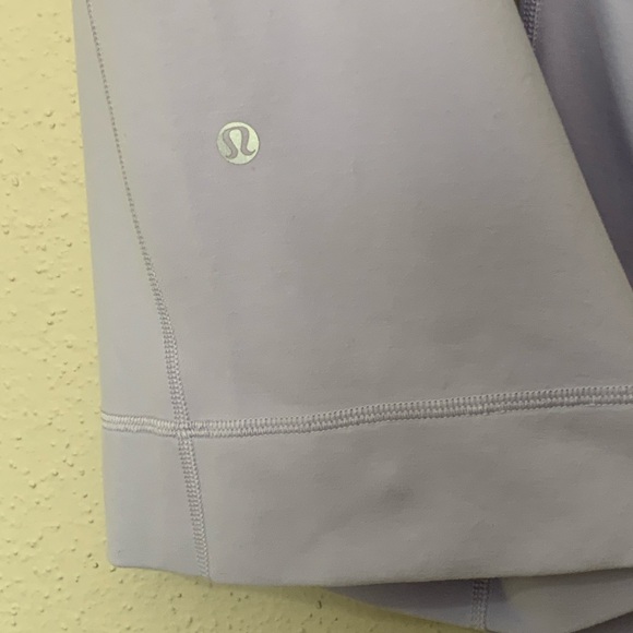 Lululemon Clam Digger II Relaxed Fit Crop Pants Light Lavender Size 8 - Picture 12 of 13